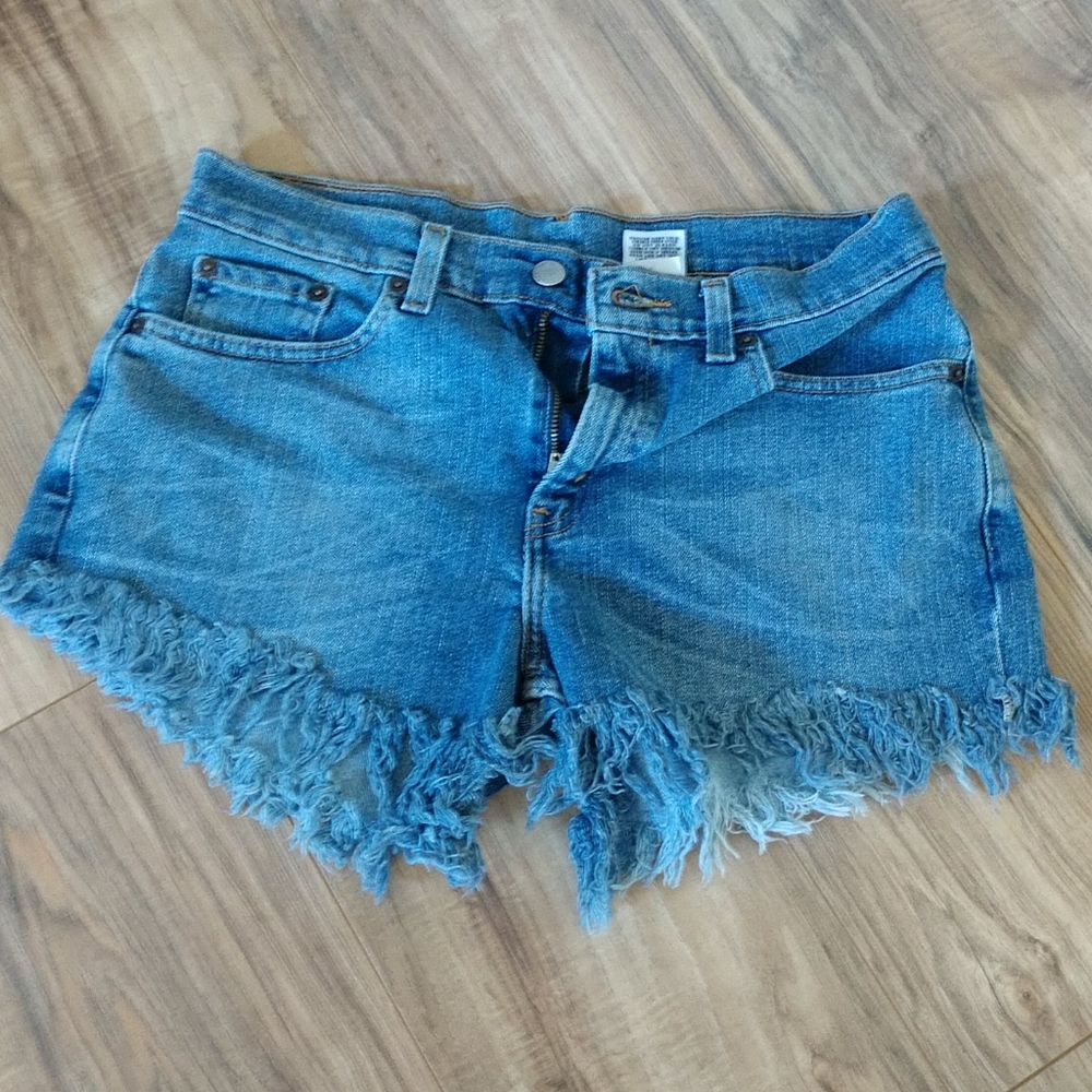 Levi Cut off Jean Shorts